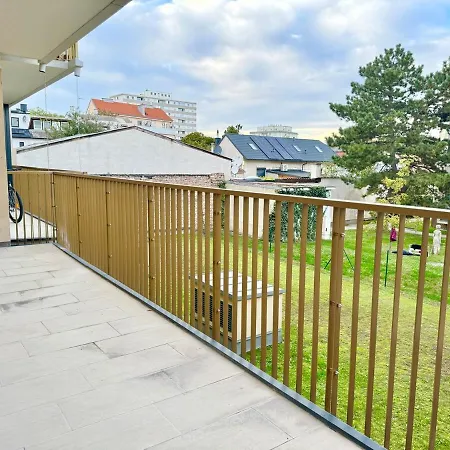 Modern With Terrace Patio Near Scs