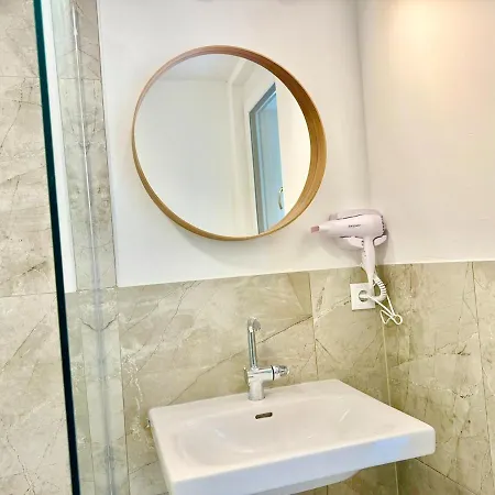 Modern With Terrace Patio Near Scs Apartamento Wiener Neudorf