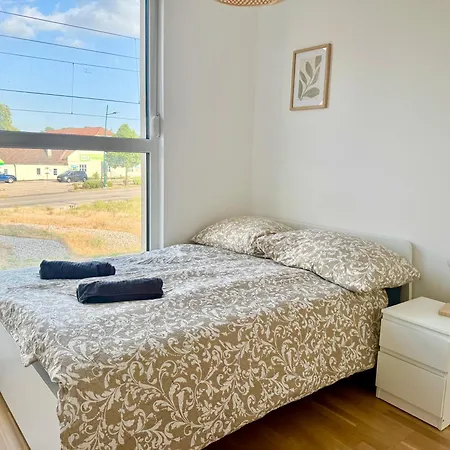Modern With Terrace Patio Near Scs Appartamento
