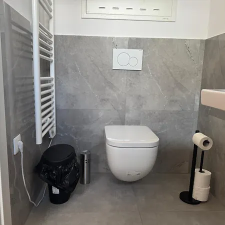 Appartamento Modern With Terrace Patio Near Scs