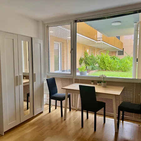 Modern With Terrace Patio Near Scs Apartamento Wiener Neudorf