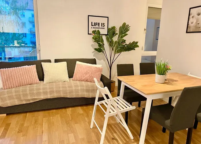 Modern With Terrace Patio Near Scs Apartment *