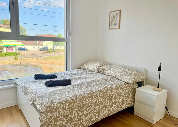 Modern With Terrace Patio Near Scs Apartment