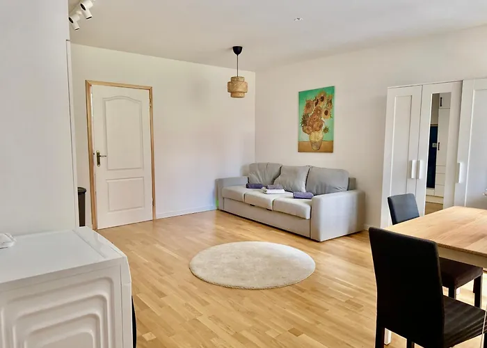 Modern With Terrace Patio Near Scs Apartment