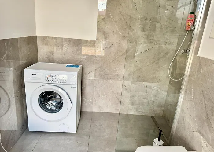 Apartment Modern With Terrace Patio Near Scs